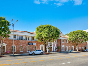 1033 Gayley Ave, Los Angeles, CA for rent Primary Photo- Image 1 of 14