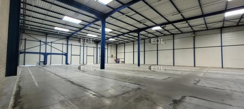 Industrial in Miribel to rent - Building Photo - Image 3 of 6