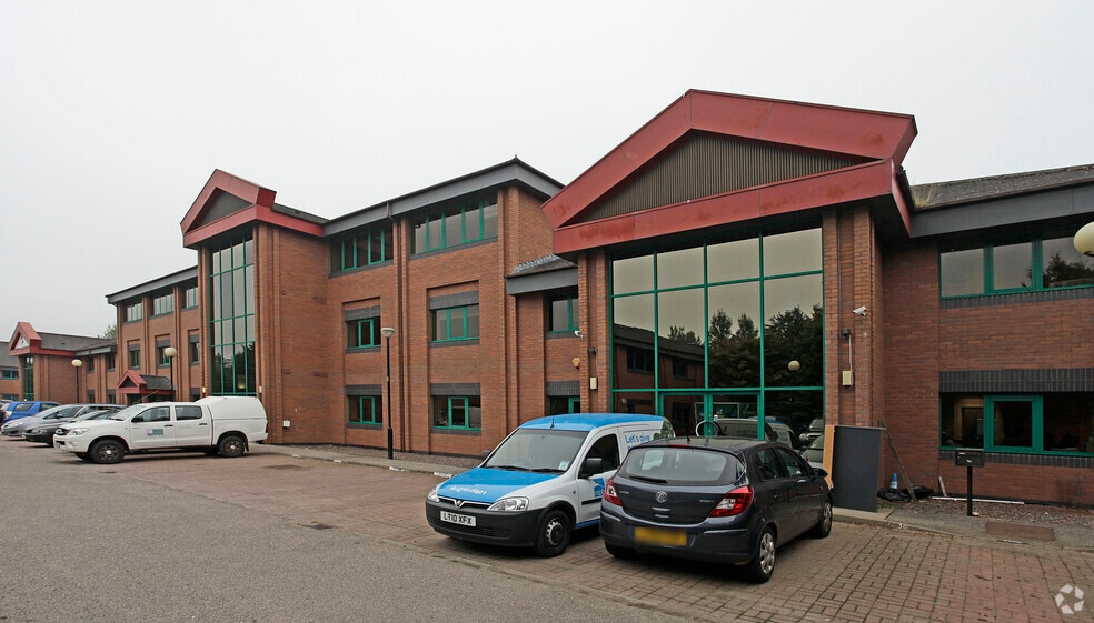 Beechwood Park, Inverness to rent - Building Photo - Image 3 of 28