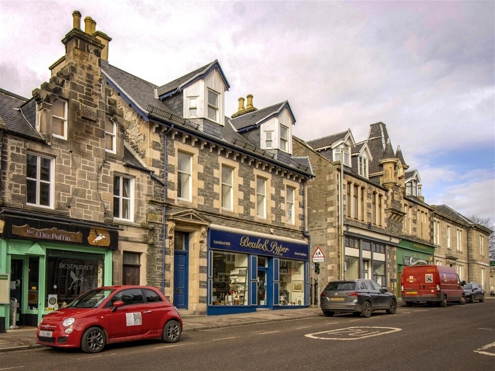 9-11 High St, Grantown On Spey for sale Building Photo- Image 1 of 17