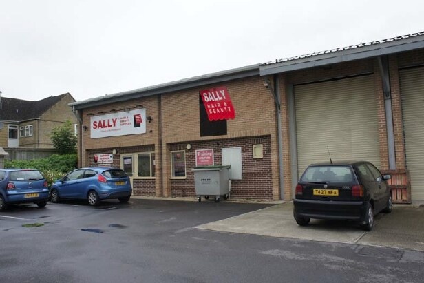 5 Chesterton Ln, Cirencester to rent - Building Photo - Image 3 of 4