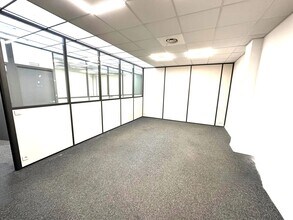 Light Industrial in Pantin for sale Interior Photo- Image 2 of 7