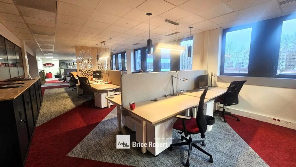 Location Bureaux 220 m² - Photo 1