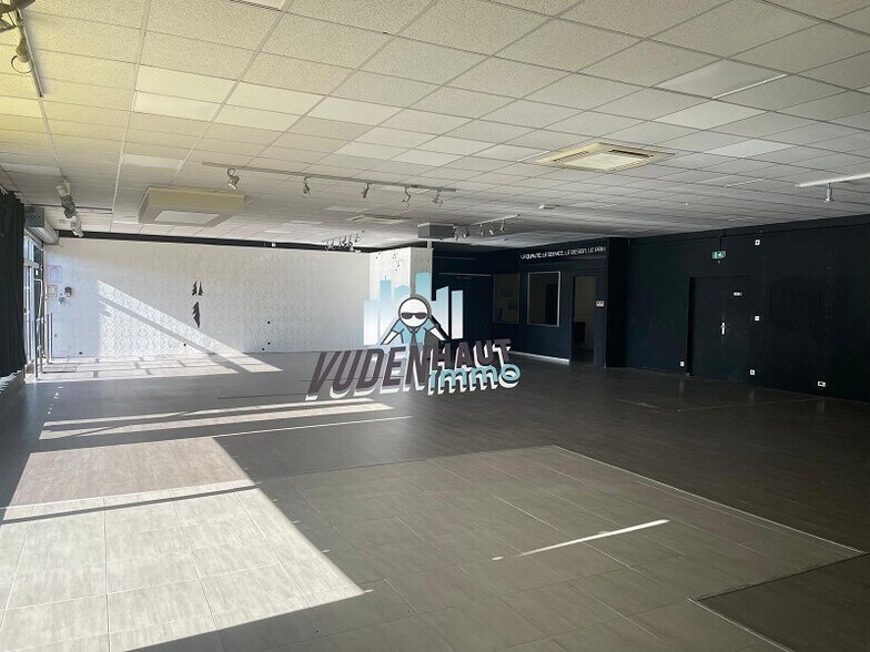 Retail in Portet-sur-Garonne to rent - Interior Photo - Image 3 of 9