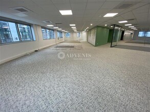 Office in Noisy-le-Grand for sale Interior Photo- Image 1 of 21