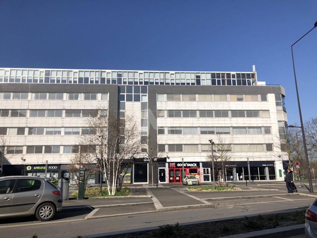 Office in Évry-Courcouronnes to rent Building Photo- Image 1 of 7