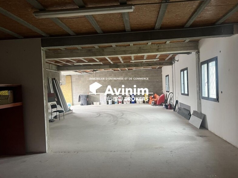 Light Industrial in Villette-d'Anthon to rent - Interior Photo - Image 2 of 9