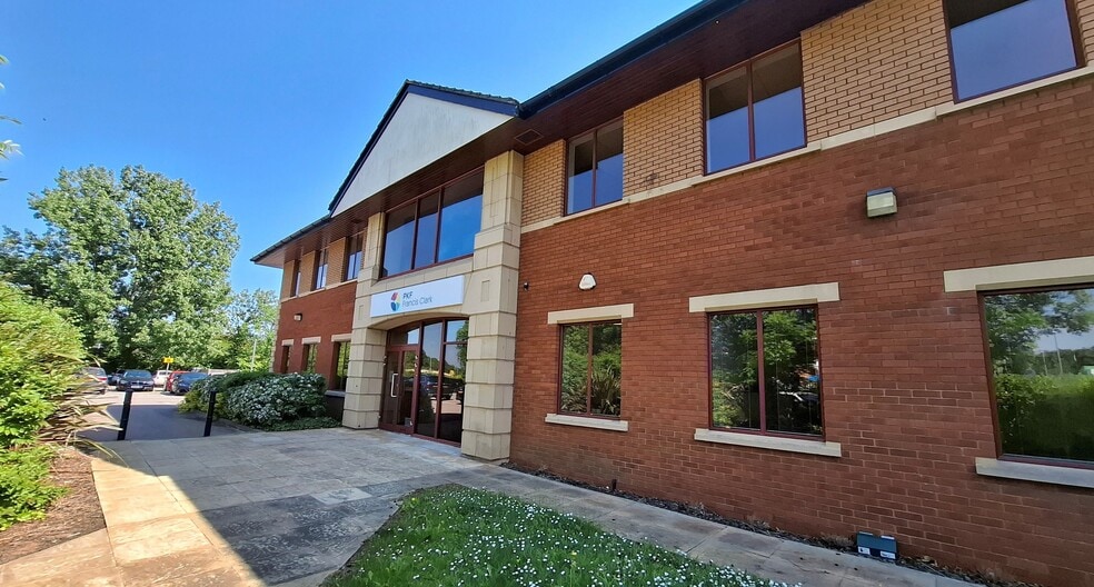 Blackbrook Park Ave, Taunton to rent - Building Photo - Image 1 of 7