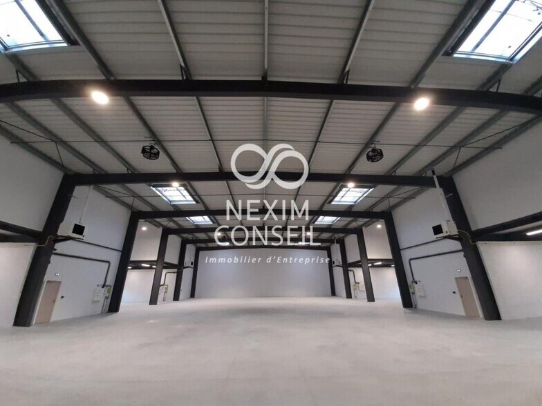 Industrial in Gennevilliers to rent - Interior Photo - Image 2 of 3