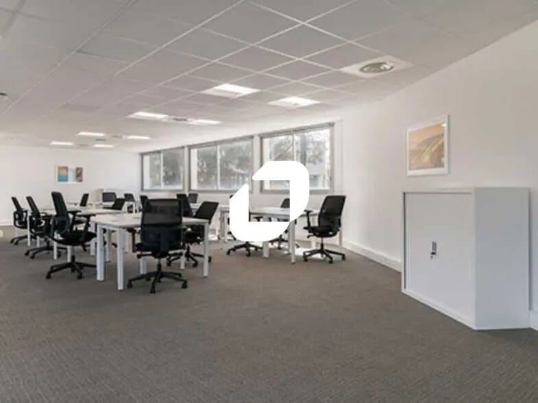 Office in Mérignac to rent - Interior Photo - Image 2 of 7
