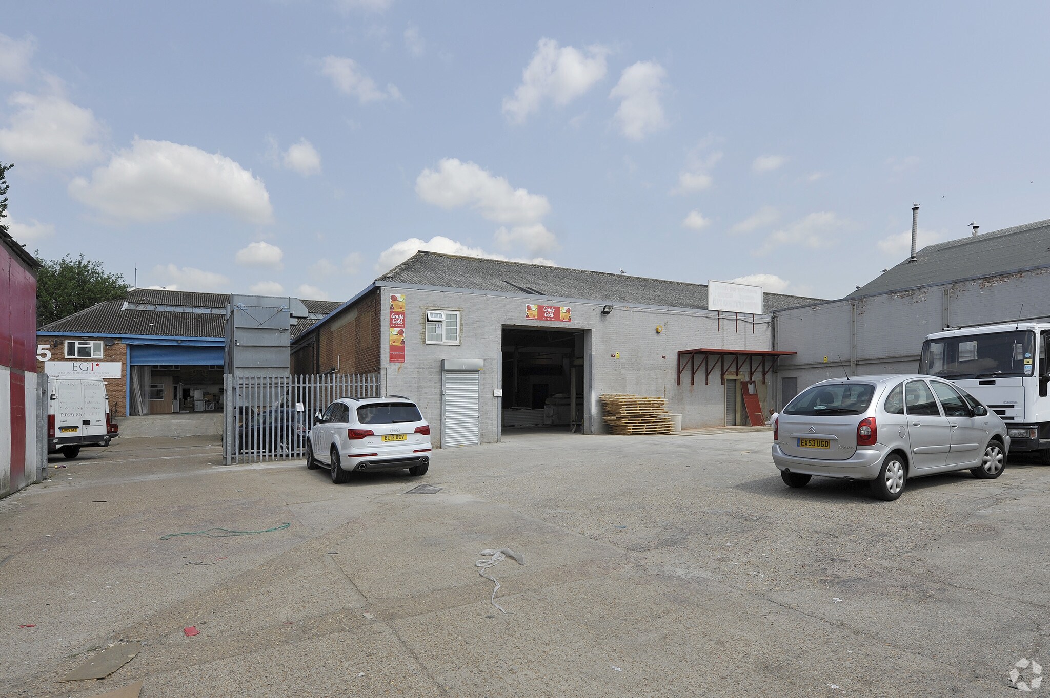 Long Dr, Greenford for sale Primary Photo- Image 1 of 1