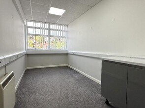 Courtenay St, Newton Abbot to rent Interior Photo- Image 2 of 3