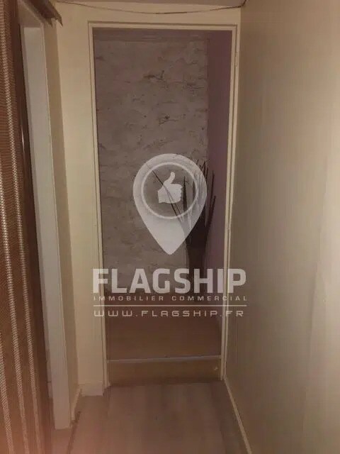 Retail in Paris for sale Interior Photo- Image 1 of 5