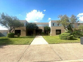 409 Nafta Blvd, Laredo, TX for rent Building Photo- Image 1 of 17