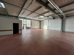 Industrial in Chanteloup-les-Vignes for sale Interior Photo- Image 2 of 9