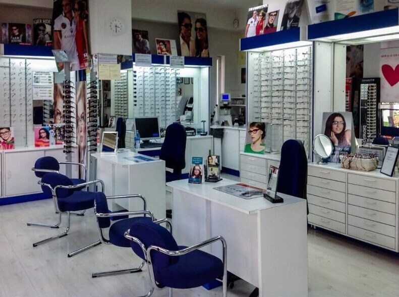 Retail in Madrid, Madrid to rent - Interior Photo - Image 3 of 4