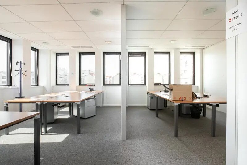 Location Bureaux 730 m² - Photo 1