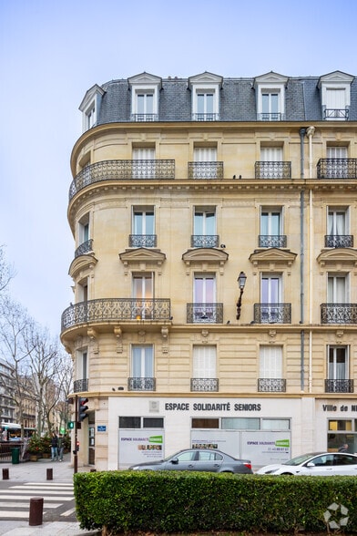 98 Avenue Achille Peretti, Neuilly-sur-Seine to rent - Building Photo - Image 2 of 2