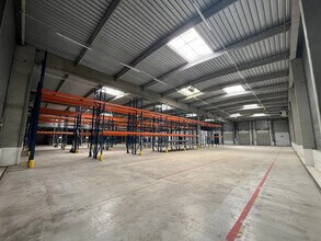 Light Industrial in Lisses to rent Interior Photo- Image 2 of 9