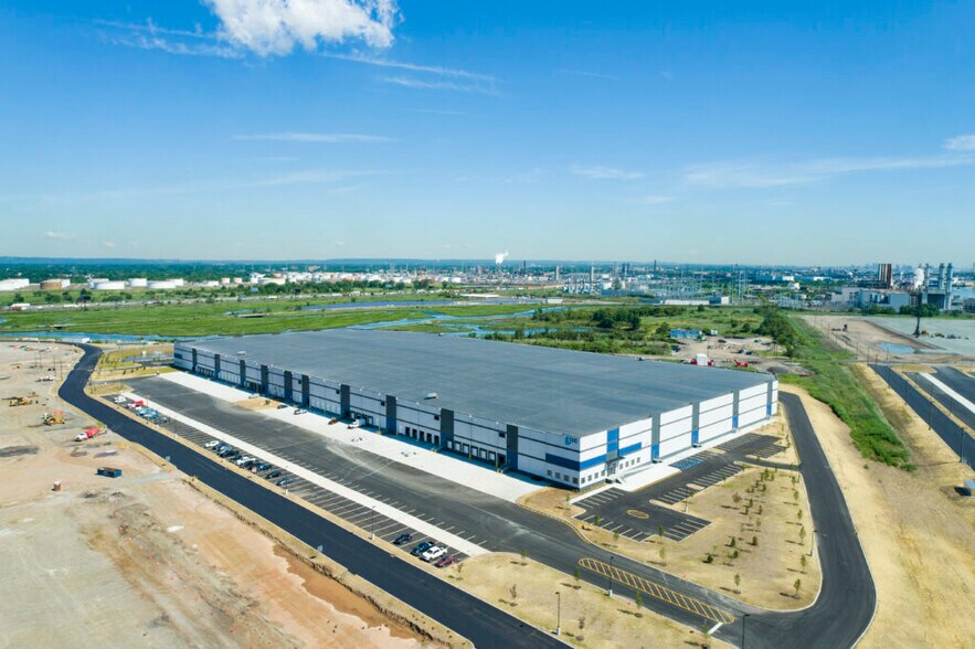 500 Linden Logistics Way, Linden, NJ for sale - Primary Photo - Image 1 of 1