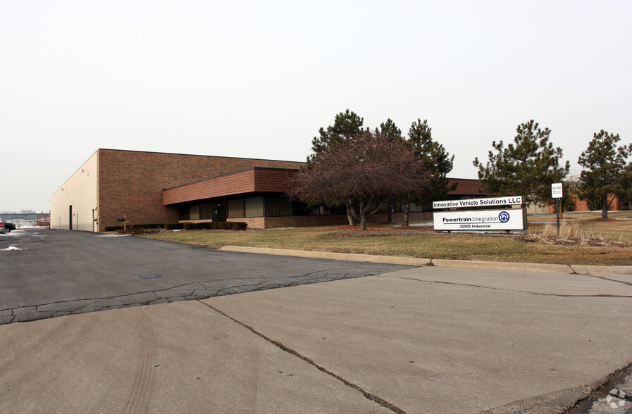 32505 Industrial Dr, Madison Heights, MI for sale - Primary Photo - Image 1 of 1