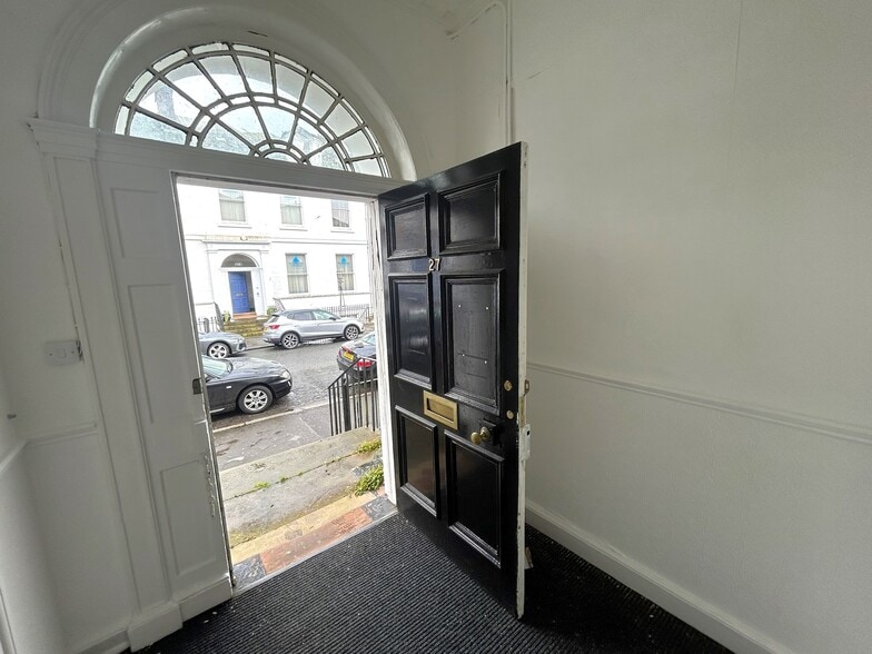 27 Castle Street, Dumfries to rent - Building Photo - Image 3 of 11
