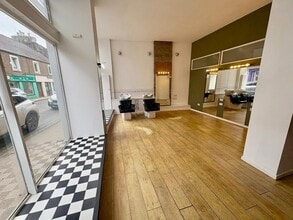 121 High St, Galashiels to rent Interior Photo- Image 2 of 14