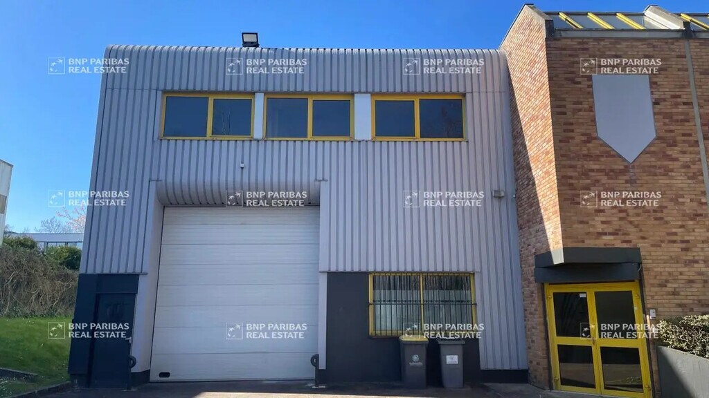 Location Local d'activités 591 m² - Photo 1