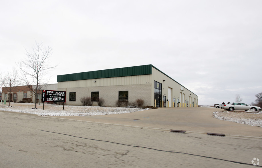 181 Commercial Dr, Yorkville, IL for sale - Primary Photo - Image 1 of 1