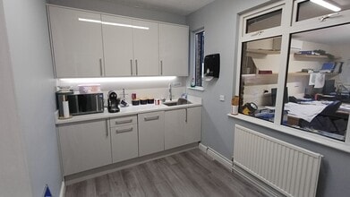 53-57 High St, Wickford to rent Interior Photo- Image 1 of 5
