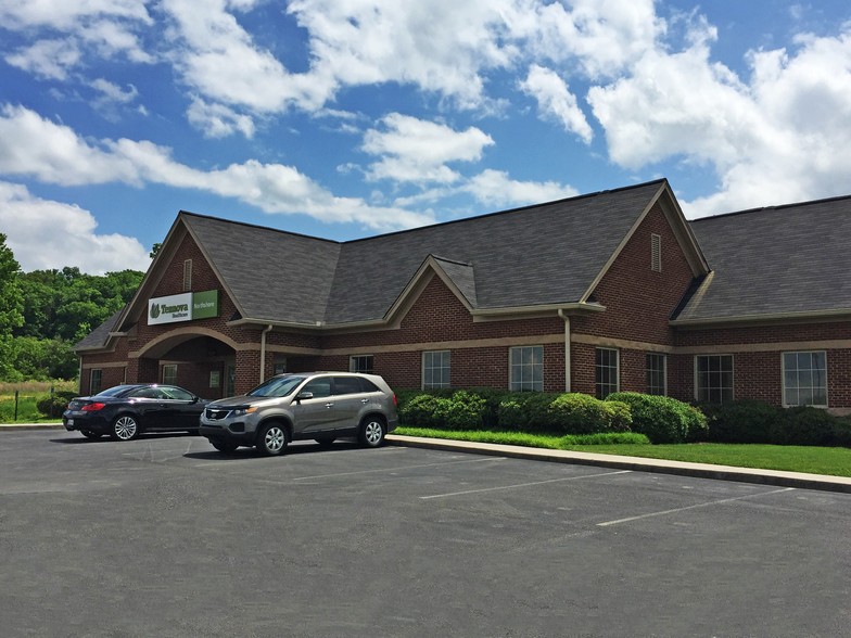 9546 S Northshore Dr, Knoxville, TN for sale - Building Photo - Image 1 of 1