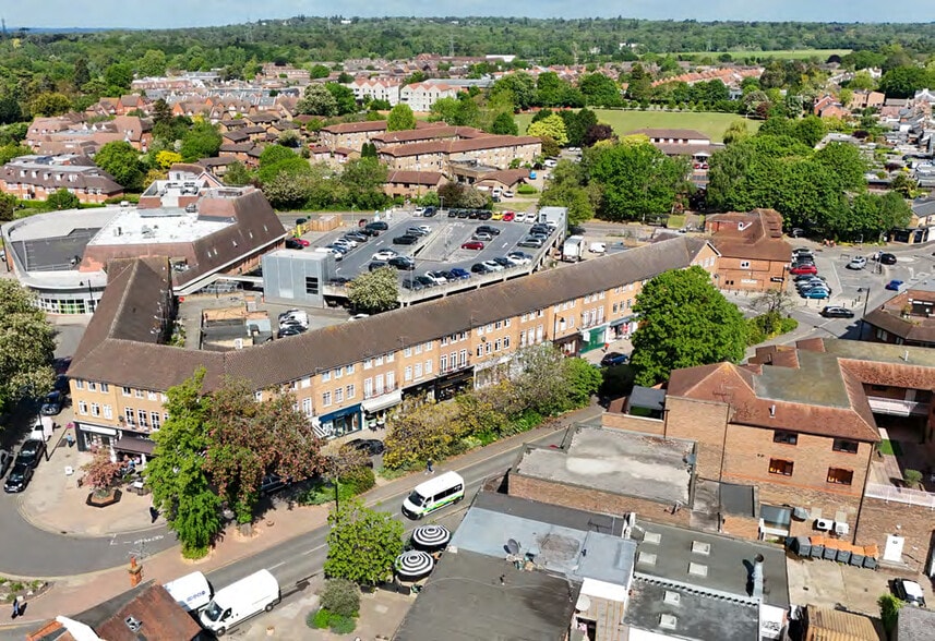 Oakdene Parade portfolio of 20 properties for sale on LoopNet.co.uk - Building Photo - Image 3 of 4