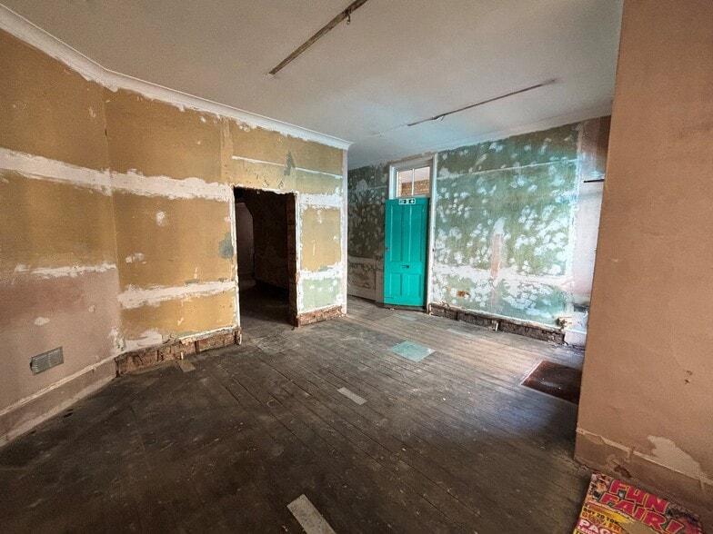 20 Bridge St, Leighton Buzzard to rent - Building Photo - Image 3 of 10