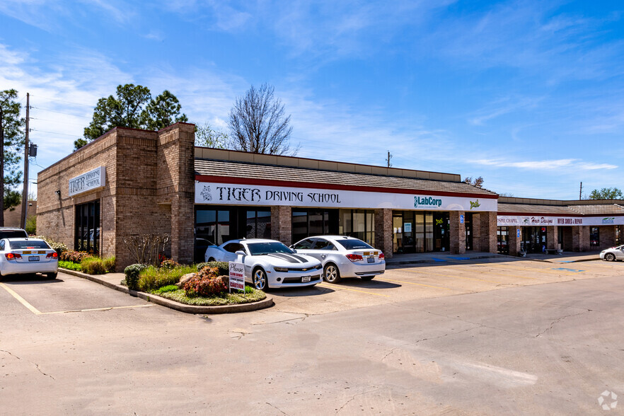 832-866 S Aspen Ave, Broken Arrow, OK for rent - Building Photo - Image 1 of 5