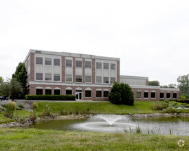 2101 Waukegan Rd, Bannockburn, IL for rent Building Photo- Image 1 of 4