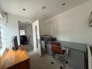 28 All Saints Rd, Northfleet to rent Building Photo- Image 2 of 6
