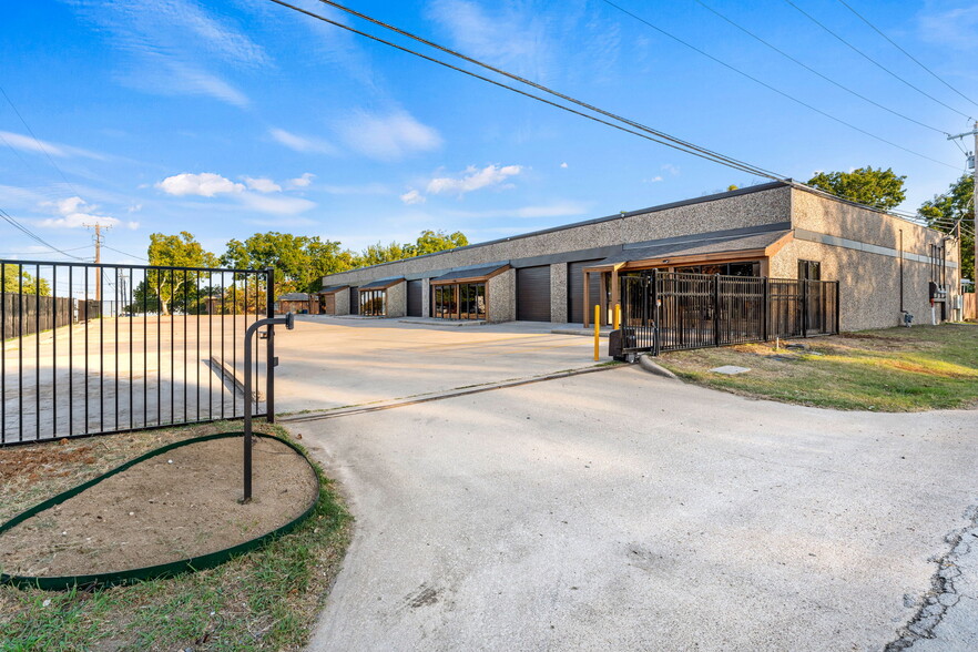 500 S Kealy Ave, Lewisville, TX for sale - Building Photo - Image 3 of 26