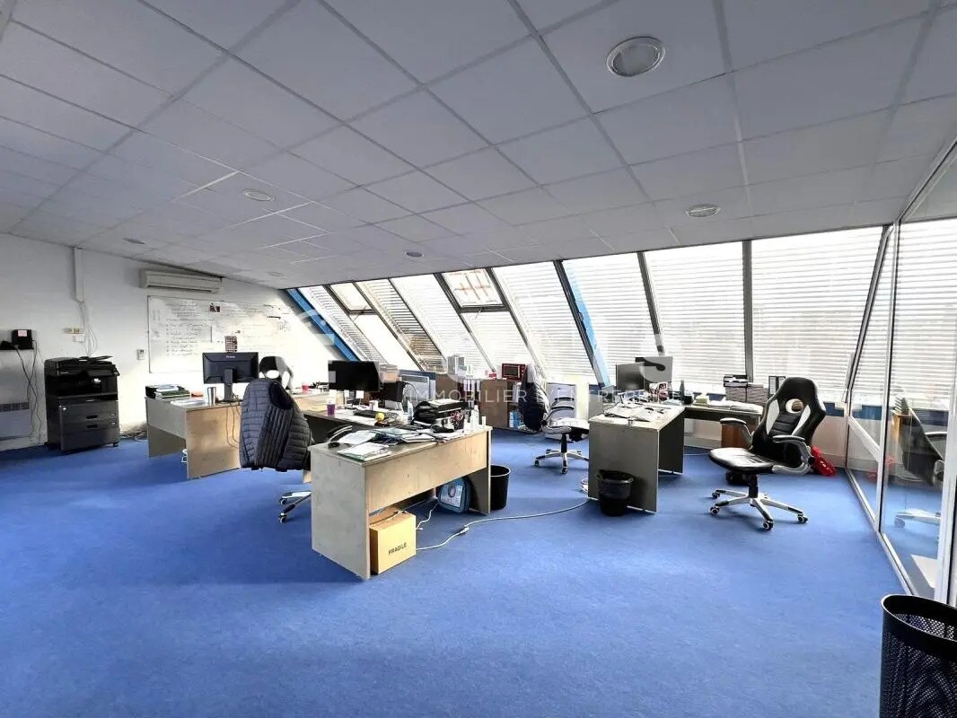Office in Bordeaux to rent Interior Photo- Image 1 of 6