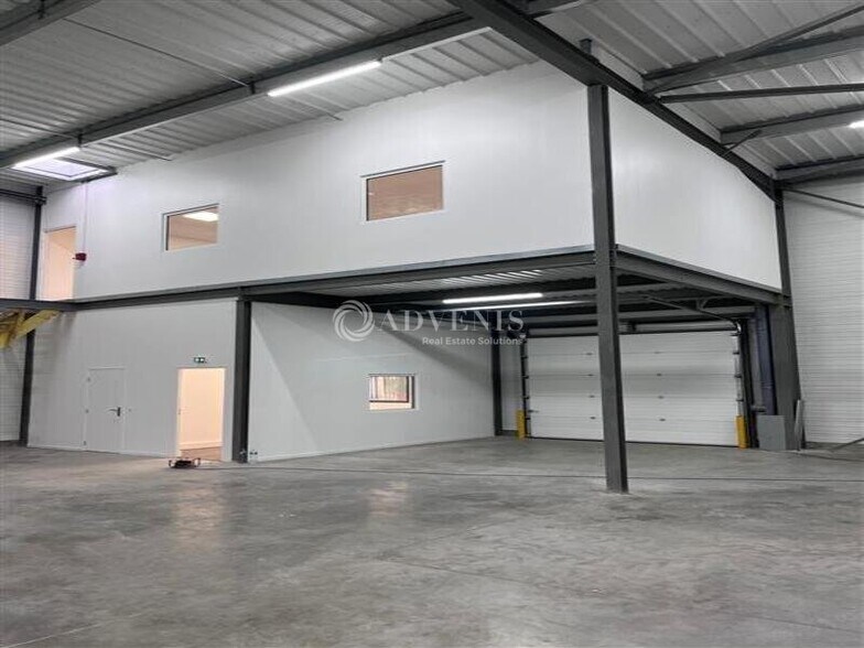 3 Allée Des Aulnes, Trappes to rent - Building Photo - Image 2 of 7