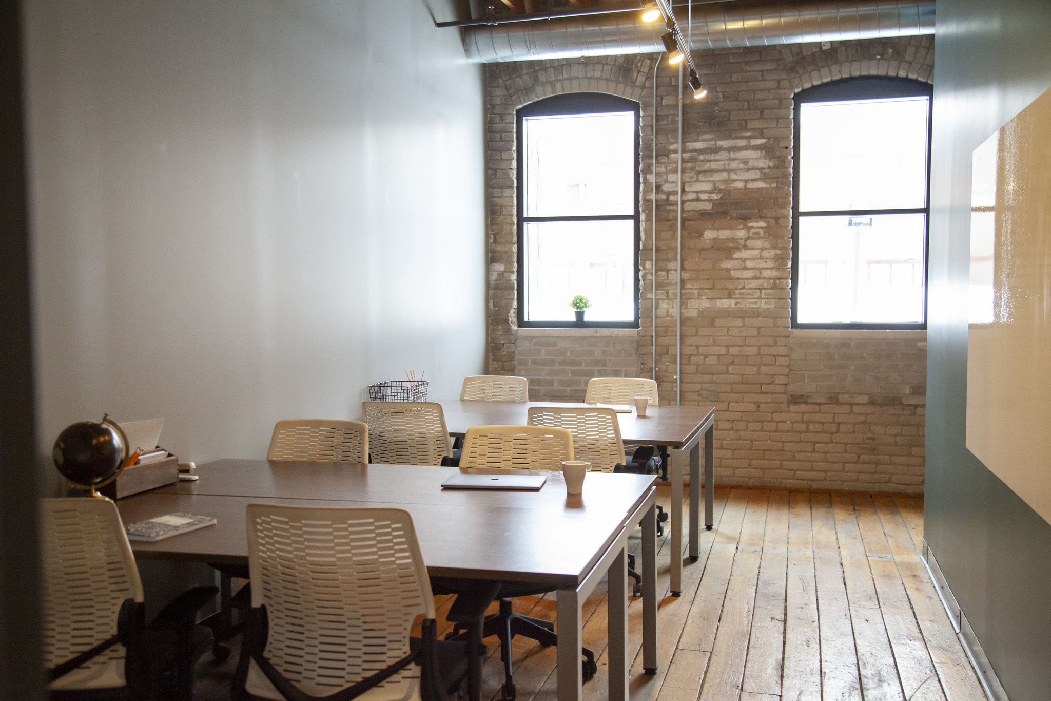 1400 NE Van Buren St, Minneapolis, MN to rent Interior Photo- Image 1 of 3