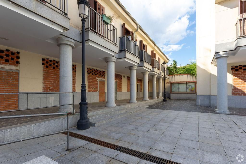 Venturada, MAD 28729 - Unit Puerta D, Esc. NO -  - Interior Photo - Image 2 of 13