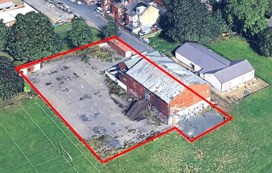 28 Redshaw Rd, Leeds to rent - Aerial - Image 3 of 7