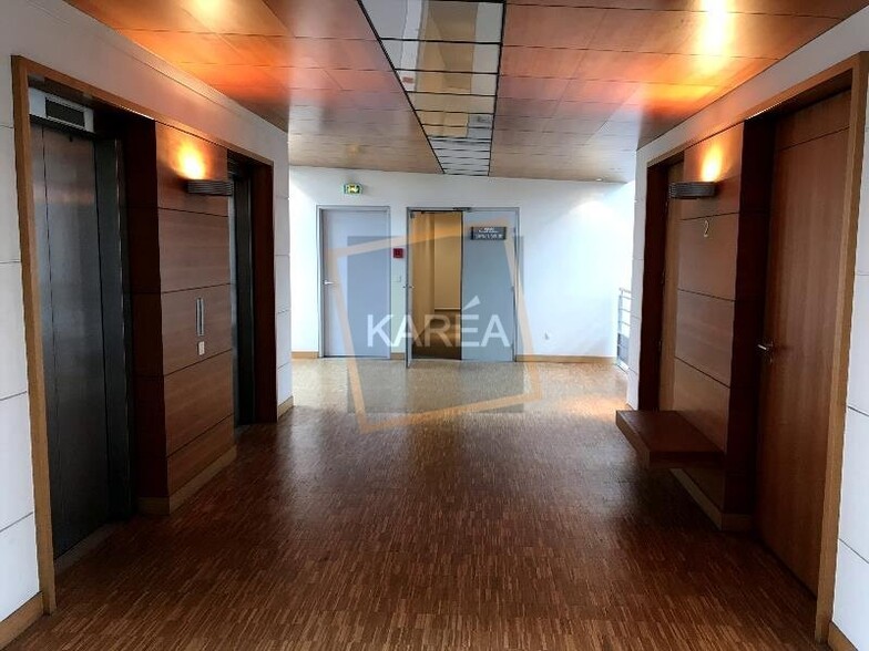 Office in Lognes to rent - Lobby - Image 3 of 5