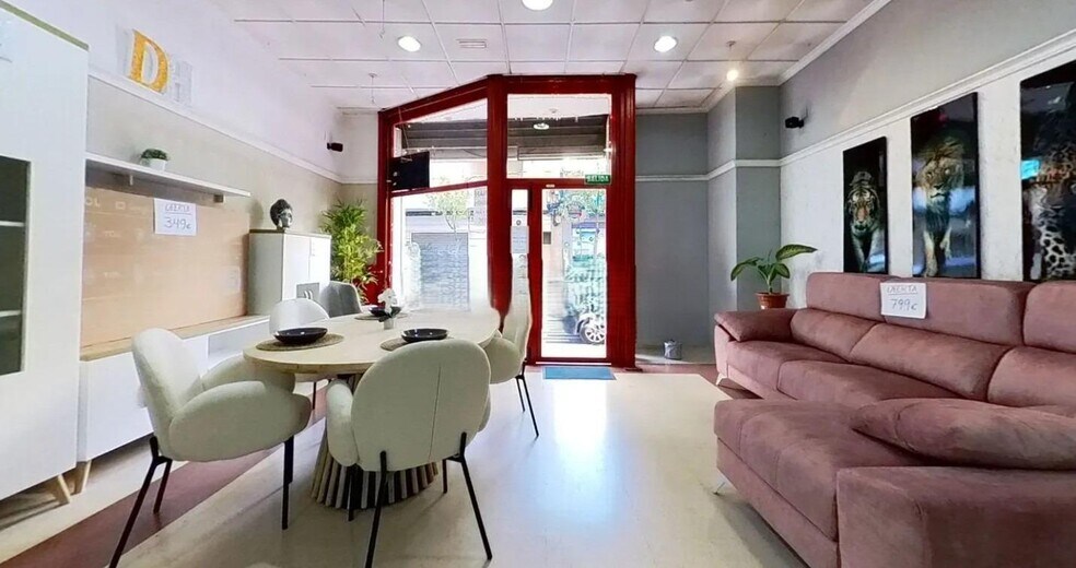 Carrer de Ramon Gallud, Torrevieja, Alicante for sale - Interior Photo - Image 2 of 7