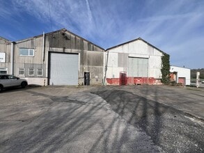Southfield Rd, Nailsea to rent Building Photo- Image 1 of 4