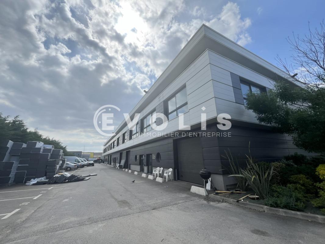 Light Industrial in Les Pavillons-sous-Bois to rent Building Photo- Image 1 of 4