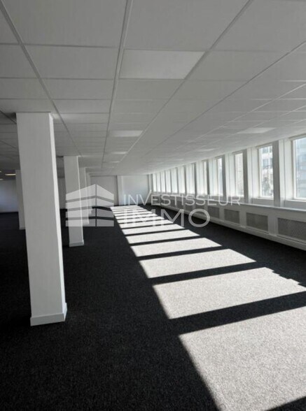 Office in Levallois Perret to rent - Interior Photo - Image 2 of 4
