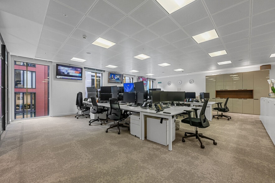 5 Hanover Sq, London to rent - Building Photo - Image 3 of 6