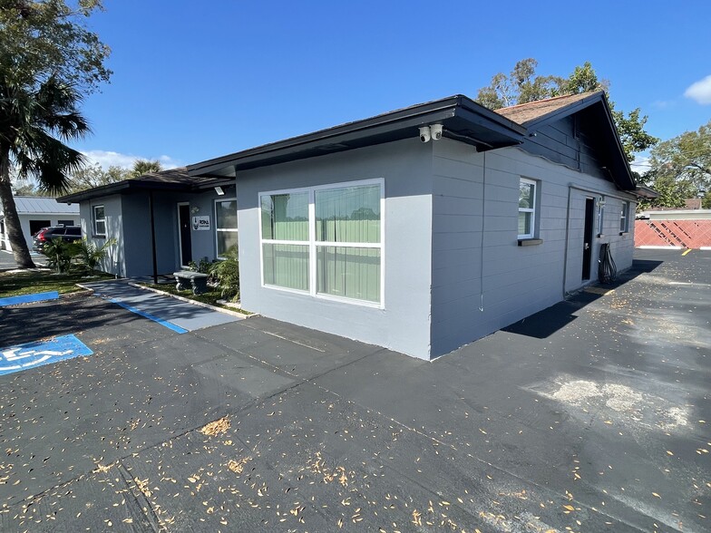 5115 Memorial Hwy, Tampa, FL for rent - Building Photo - Image 3 of 5