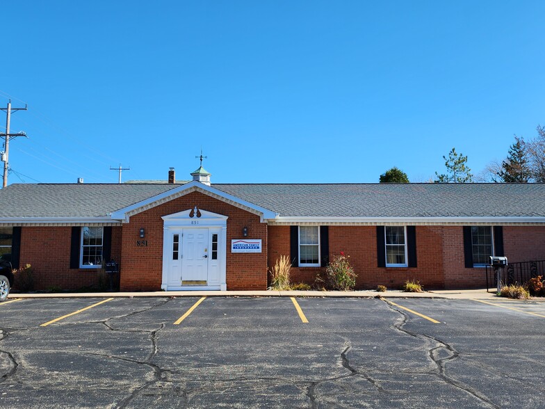 851 Racine St, Menasha, WI for sale - Building Photo - Image 1 of 1